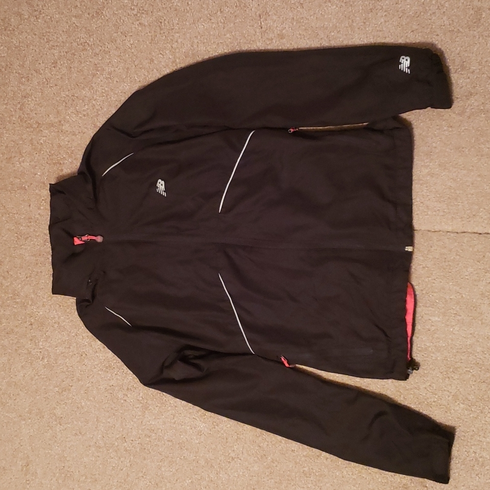 New Balance Women's Running Jacket - Picture 5 of 16